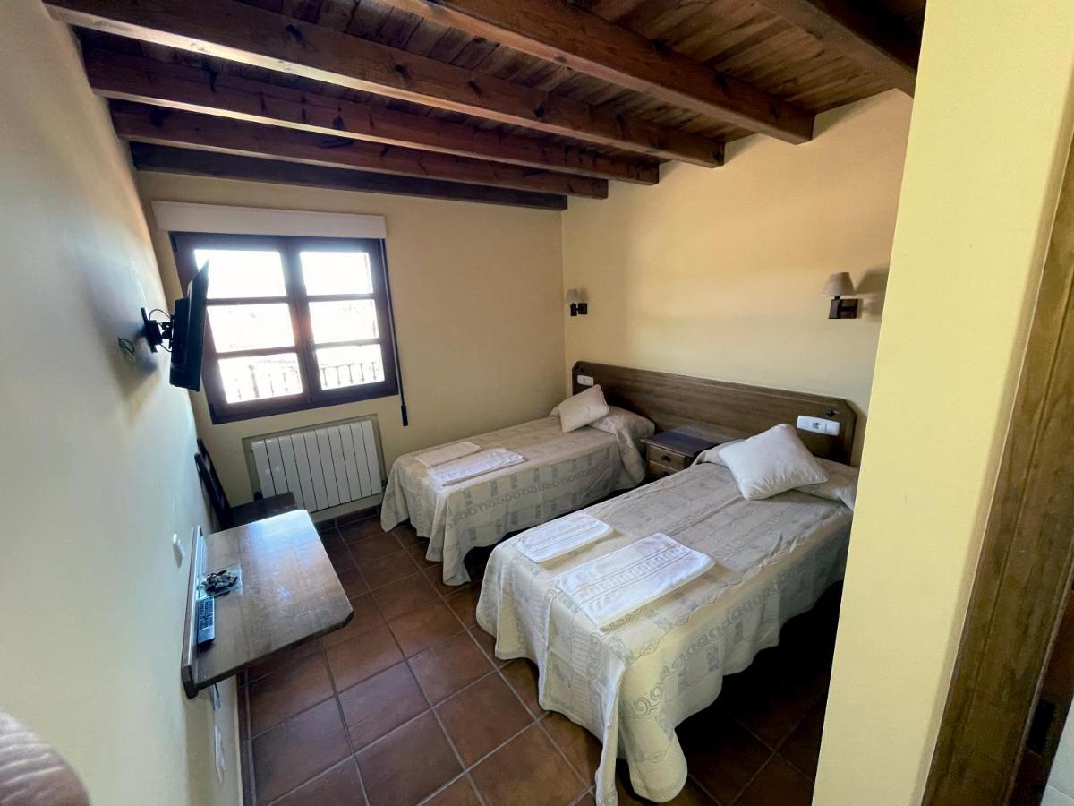 La Guarida De La Lleira Hotel Ferreras de Arriba Bagian luar foto