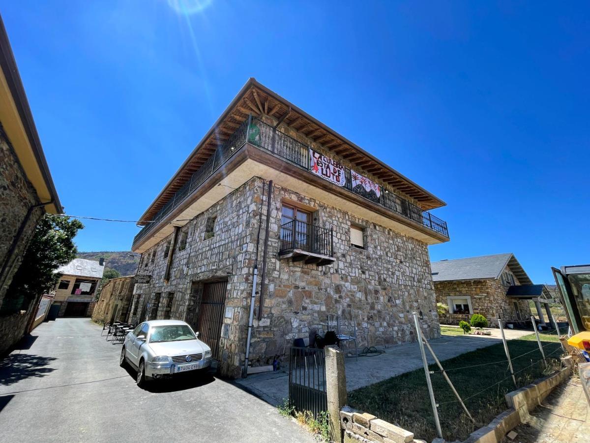 La Guarida De La Lleira Hotel Ferreras de Arriba Bagian luar foto