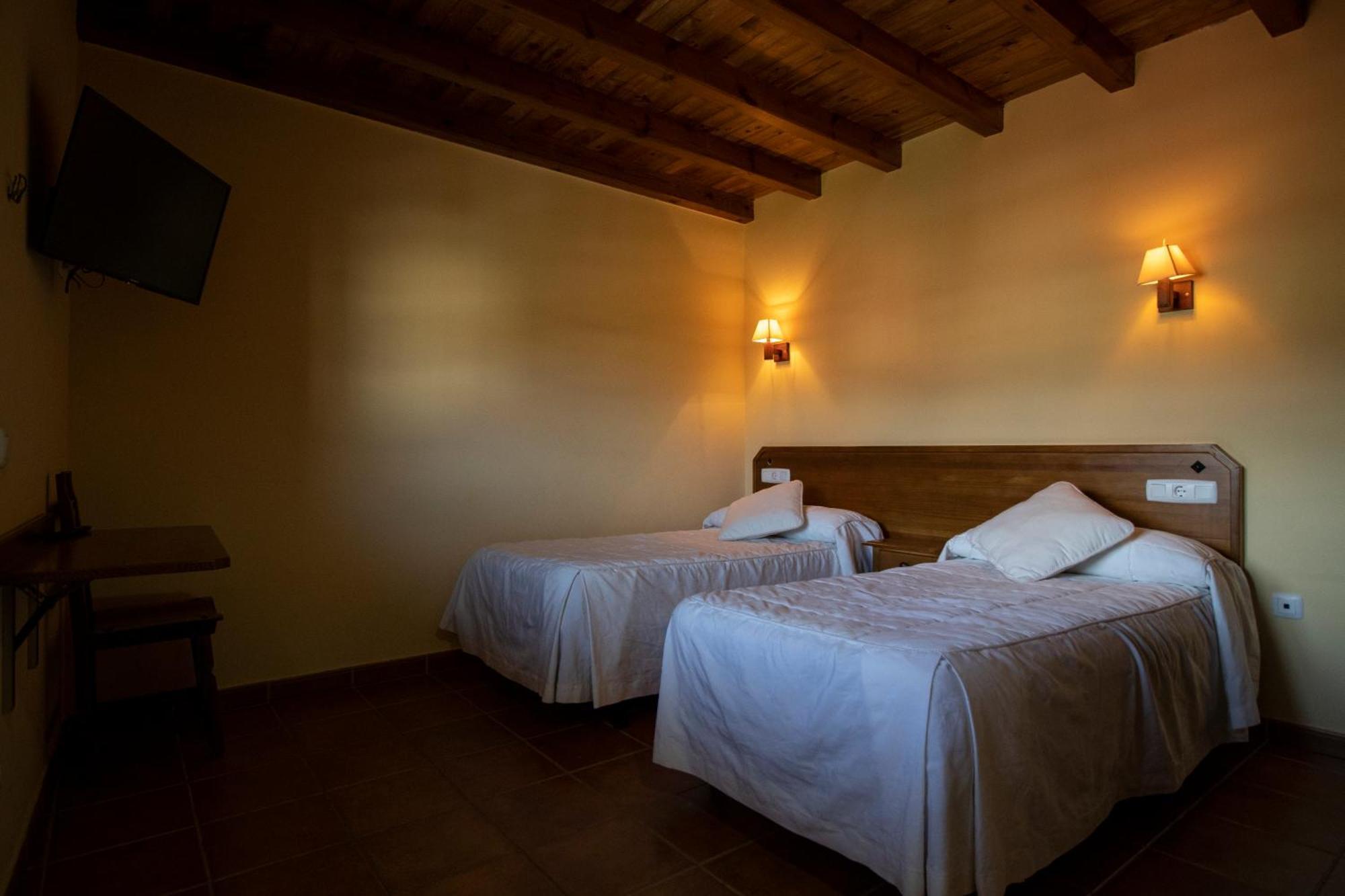 La Guarida De La Lleira Hotel Ferreras de Arriba Bagian luar foto